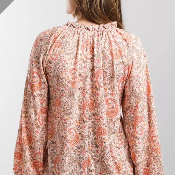 Daytrip Ruffled Blouse - Picture 6 of 6